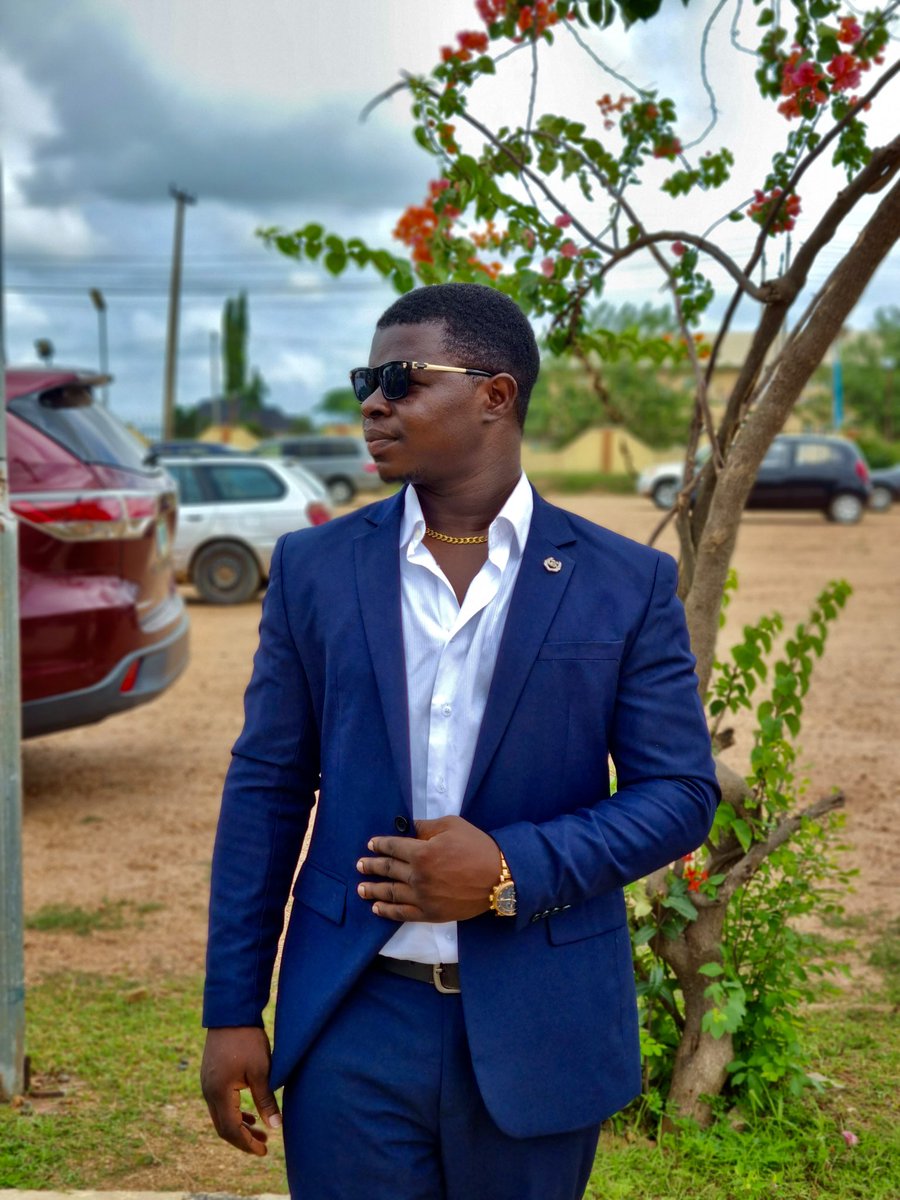 kingkelele's tweet image. There was a time I lost over #76m , the only thing ringing on my head was suicidal thought, I reached out to many persons for assistance, many gave fake promises, some persons laughed at me saying “he will never rise”, today Christ has Risen, so i am back to my feet before now.