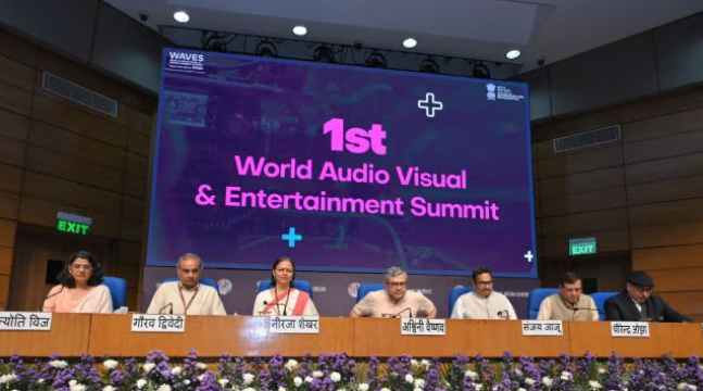 Ministry of Information and Broadcasting (@mib_india) on Twitter photo Actor <a href="/AnilKapoor/">Anil Kapoor</a> on how India’s creativity and innovation are set to take the global stage with the #WAVES initiative.
A movement to empower creators and redefine entertainment!
Read More in <a href="/IndianExpress/">The Indian Express</a> - indianexpress.com/article/opinio…
#WAVES2025 #WAVESIndia #WAVESummit Actor <a href="/AnilKapoor/">Anil Kapoor</a> on how India’s creativity and innovation are set to take the global stage with the #WAVES initiative.
A movement to empower creators and redefine entertainment!
Read More in <a href="/IndianExpress/">The Indian Express</a> - indianexpress.com/article/opinio…
#WAVES2025 #WAVESIndia #WAVESummit