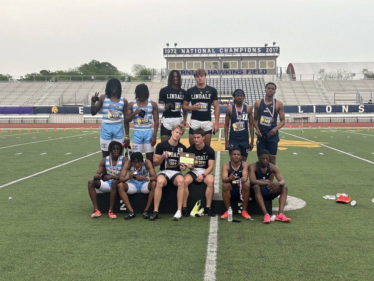 Regional RECORD!! These guys ran a new Regional and School record 3:14.71 in the 4x400!