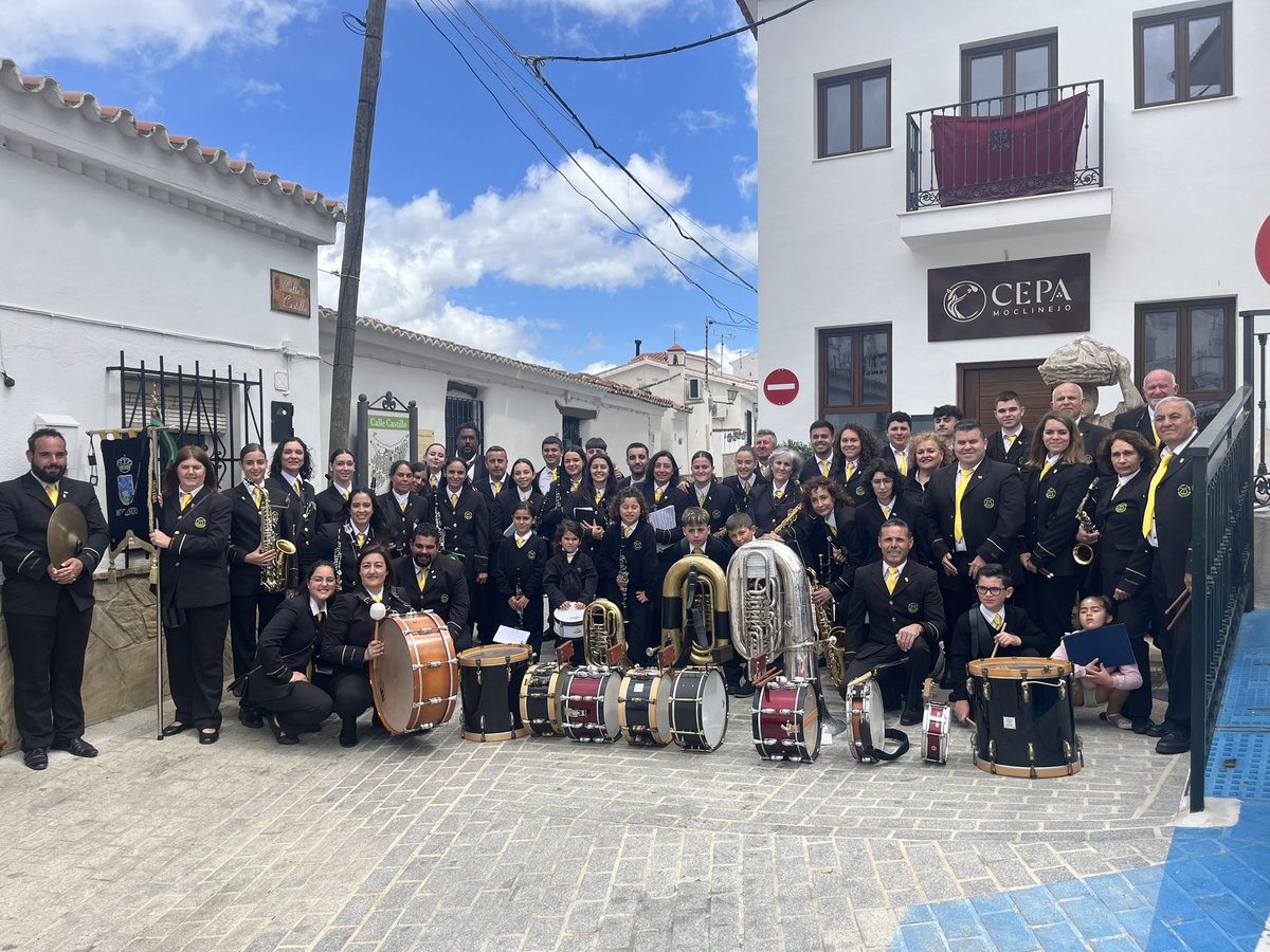 𝐆𝐑𝐀𝐂𝐈𝐀𝐒 por esta #semanasanta2025 a todos los miembros de esta familia por su gran esfuerzo, a las cofradías por la confianza y todas aquellas personas que nos acompañan y ayudan a que todo funcione. 

#bmmoclinejo💛 #juntosyafinados#unequipounsonido🎶