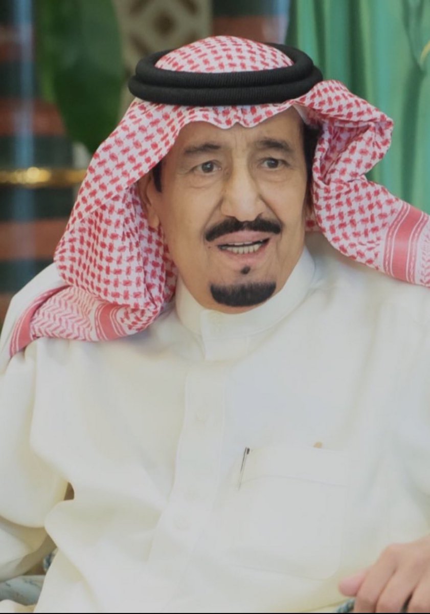 بكل امتنان وفخر اشارككم خبر حصولي بأمر من مولاي خادم الحرمين الشريفين الملك سلمان بن عبدالعزيز حفظه الله ورعاه على وسام الاستحقاق من الدرجة الثالثة.
