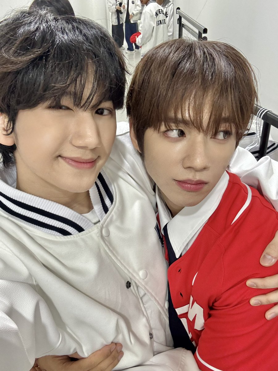 happy birthday to this bestie <a href="/jlgasparr/">☆</a> ❤️ wishing u all the best and a slay debut ⭐️ miss u sm and keep on being the shining star mahal kita 사랑해~~!

JL COSOTIMELESS CELEBRATE
#HappyJLDay
#제이엘로봄이더아름다워
#TwentyOneandOnlyJL
#JAYppyLAWRENCEDay
#Shining_Star_JL #제이엘