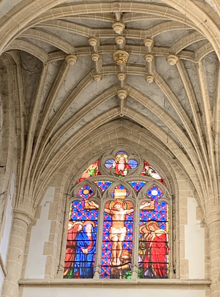 🌕 BONNE FÊTE DE PÂQUES !
Ce n’est pas que les œufs et un grand week-end  !.:
C’est une fête religieuse pour les chrétiens, le jour de la résurrection, de la lumière, de l'espérance. 
Soyons avec les chrétiens du monde entier unis par la pensée, la prière et l’espoir de la paix.