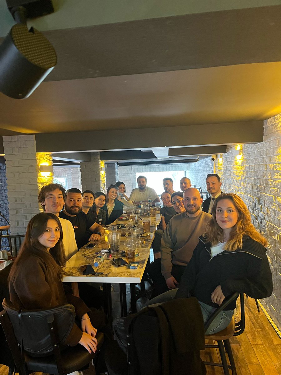 🎉 Yeniden bir aradayız!
Mezunlarımızla buluşup hem güldük hem de anılarımızı yad ettik.
Daha nicelerinde görüşmek üzere ❤️