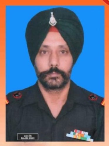 Hello everyone...

Before we sleep, can we please offer a small prayer for Nb Sub Baldev who laid down his life today protecting all of us at freezing Siachen Glacier...

Travel well Baldev Saab! 🫡🫡
Jai Hind! 🇮🇳🇮🇳