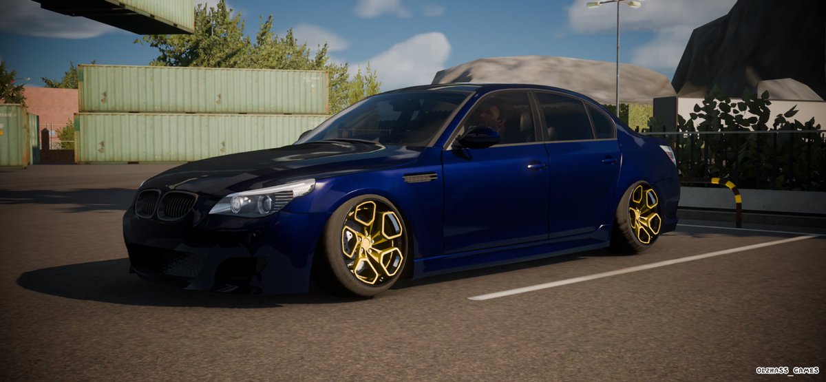 やっと手に入れたE60のM5だけど、フロントが下がらん！あとホイール微妙！