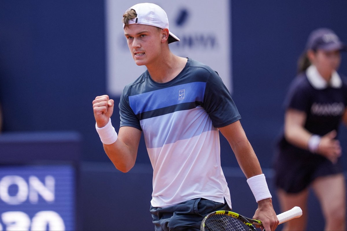 josemorgado's tweet photo. Holger Rune plays an incredible match, beats two time champ Carlos Alcaraz (was on a 9-match winning streak and 14-match winning streak in Barcelona) 7-6(6), 6-2 to win the Barcelona ATP 500, his first ATP 500 title. 2nd biggest after Bercy 2022.

Incredible week. https://t.co/ylTml6EGES