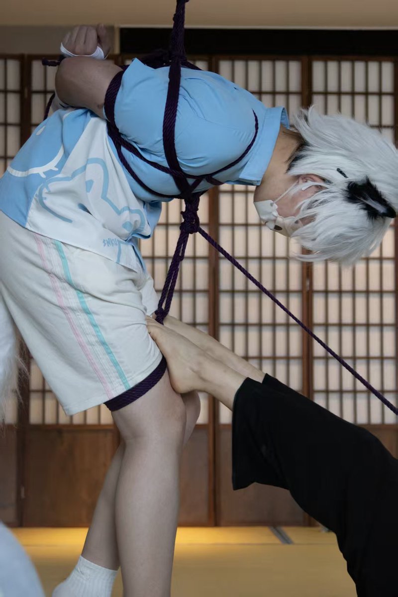 提前小预告
在一句句玉足里迷失
M：<a href="/ArleneW32743315/">沐雨繁尘</a> 
P：<a href="/x1ngchen326/">星辰</a> 
R：<a href="/meiguihenmang/">玫瑰（赚钱养猫版…</a> 
#绳子 #玉足 #约绳 #紧缚