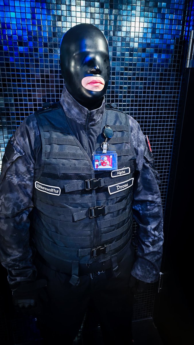 Gimp is waiting for some kinky orders 🤤🐽