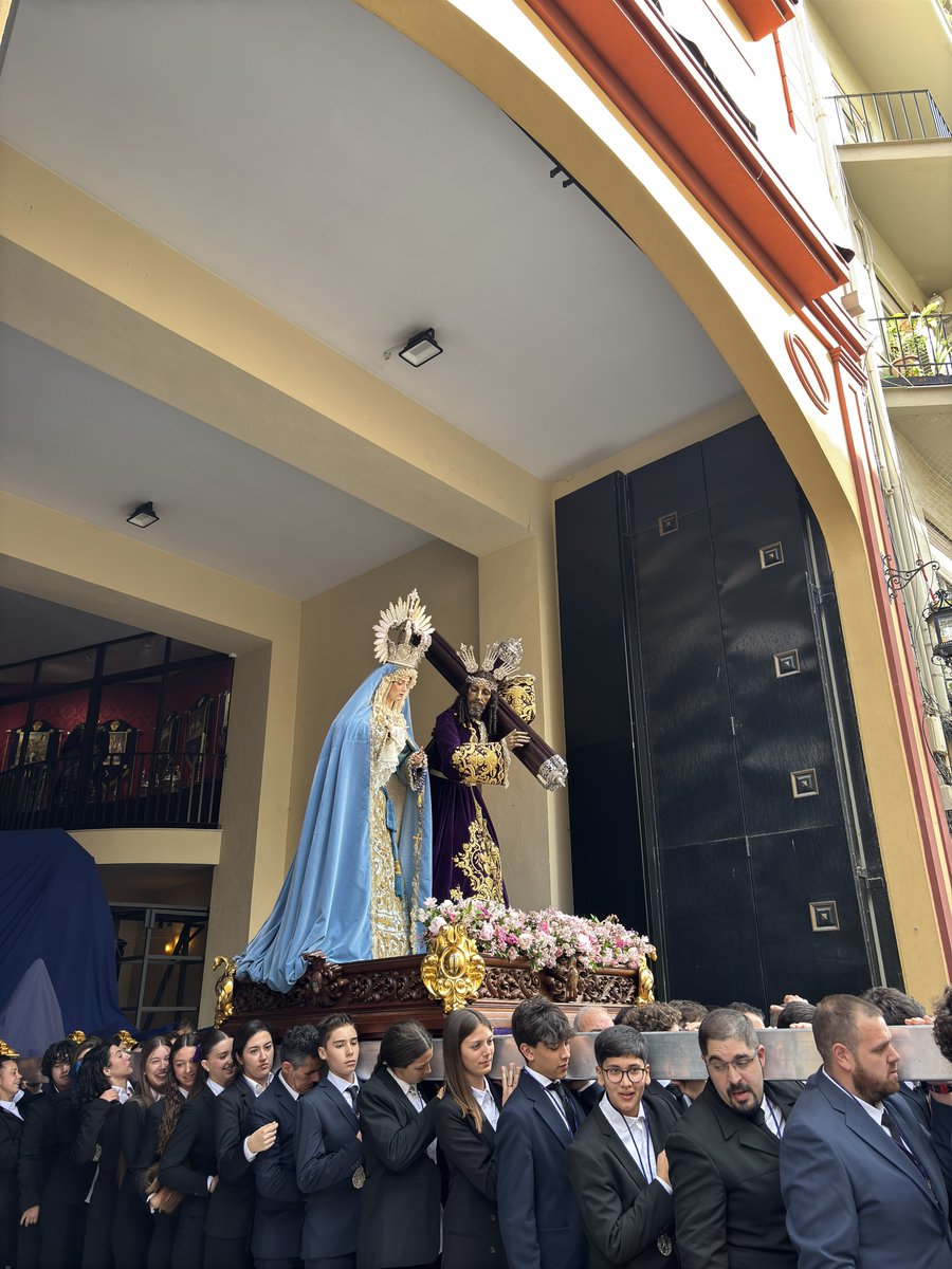 PzaConstitucion's tweet photo. Comienza el traslado de regreso de ‘El Rico’
#CofradíasMLG https://t.co/v2VziH5Tpg