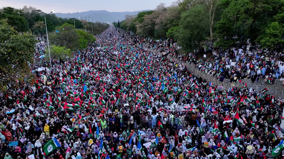 SirajOfficial's tweet photo. اسلام آباد میں جماعت اسلامی کے تحت عظیم الشان”یکجہتی غ زہ مارچ“ https://t.co/h2xbUlBSw0