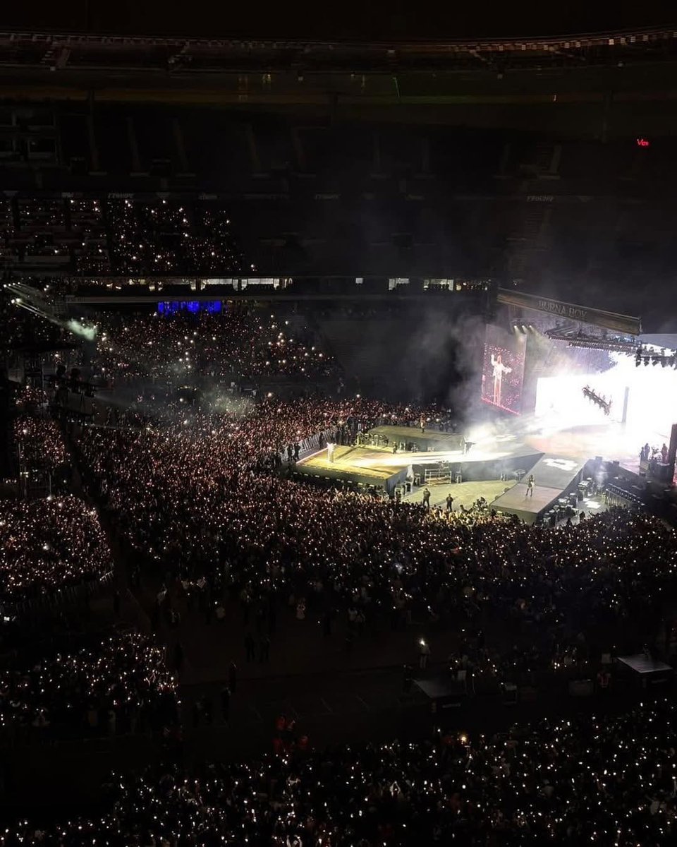traoreblog's tweet photo. Burna Boy in Stade de France 🇫🇷! A sold out even and a record for an African and Nigerian musician to do so 💪🏾🥳!
#TraoreBlog #BurnaBoy #TraoreBlogBurnaBoy #StadeDeFrance https://t.co/dSkmfwYRnv