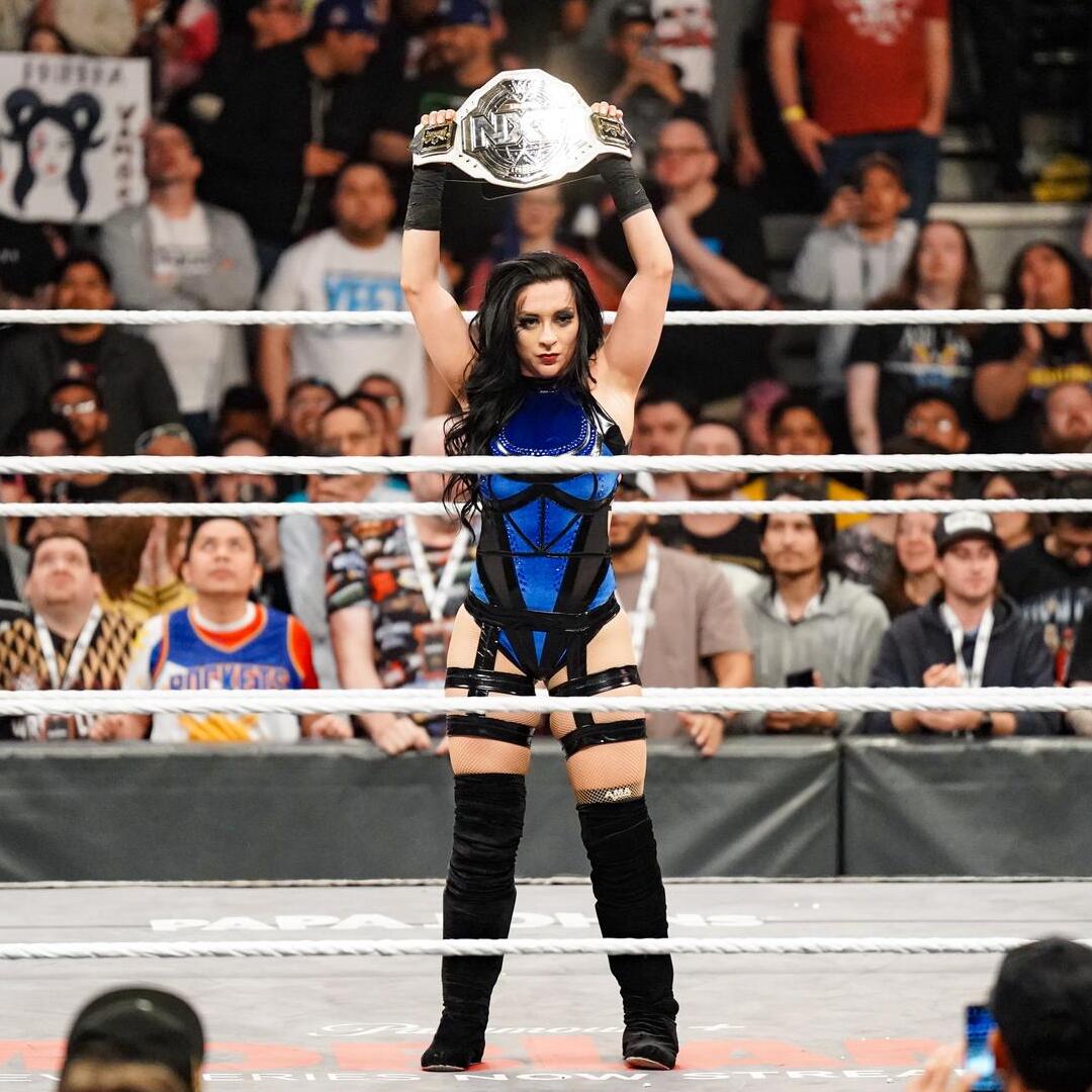 WWENXT's tweet photo. The best of the best. 😤

#WWENXT | #StandAndDeliver https://t.co/YPsD6CRuyr