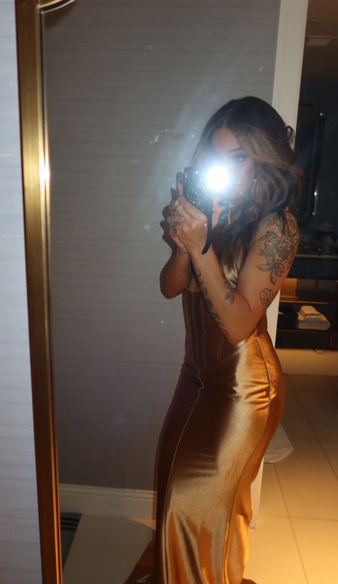BowBeforeHera's tweet photo. Golden girl. https://t.co/sXnOV1cO6U