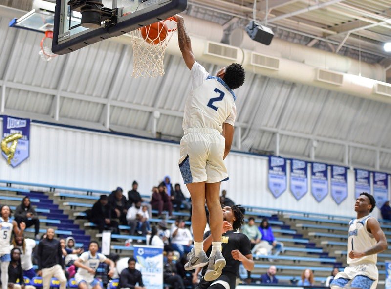 #OwlsNation Please take a moment to wish Sophomore Guard Jaylen Judge <a href="/jayjudgee2/">jayjudgee</a> a Happy Birthday!!  Enjoy your day JJ!!!  

🦉 🏀