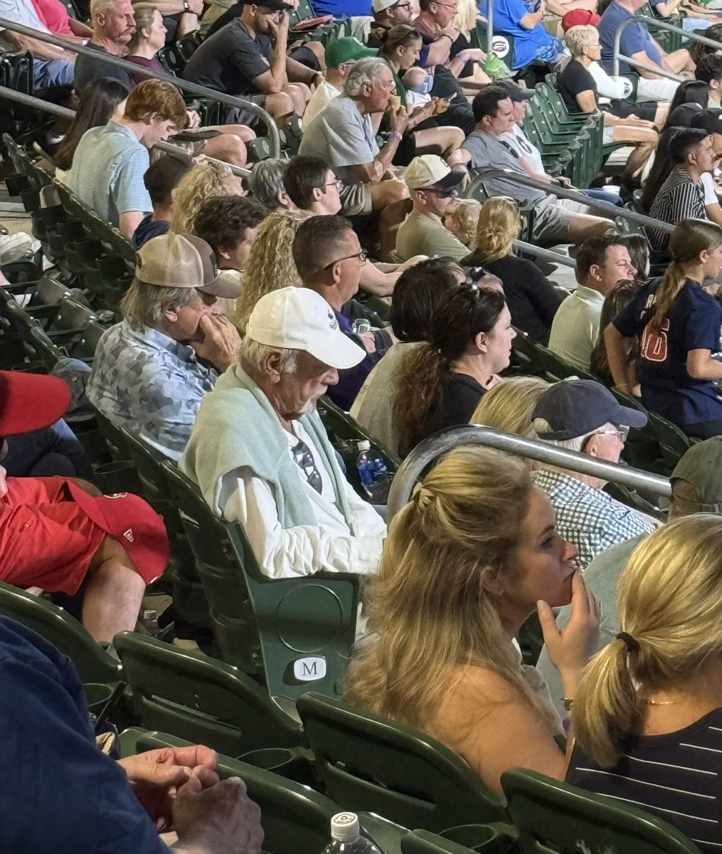 ericsjarinko's tweet photo. Just a couple of Hall of Famers - Tony LaRussa and Jim Leyland - taking in Andy Lugo’s 60 foot bat flip last night, and no fans noticed. https://t.co/FLF19B6cfT