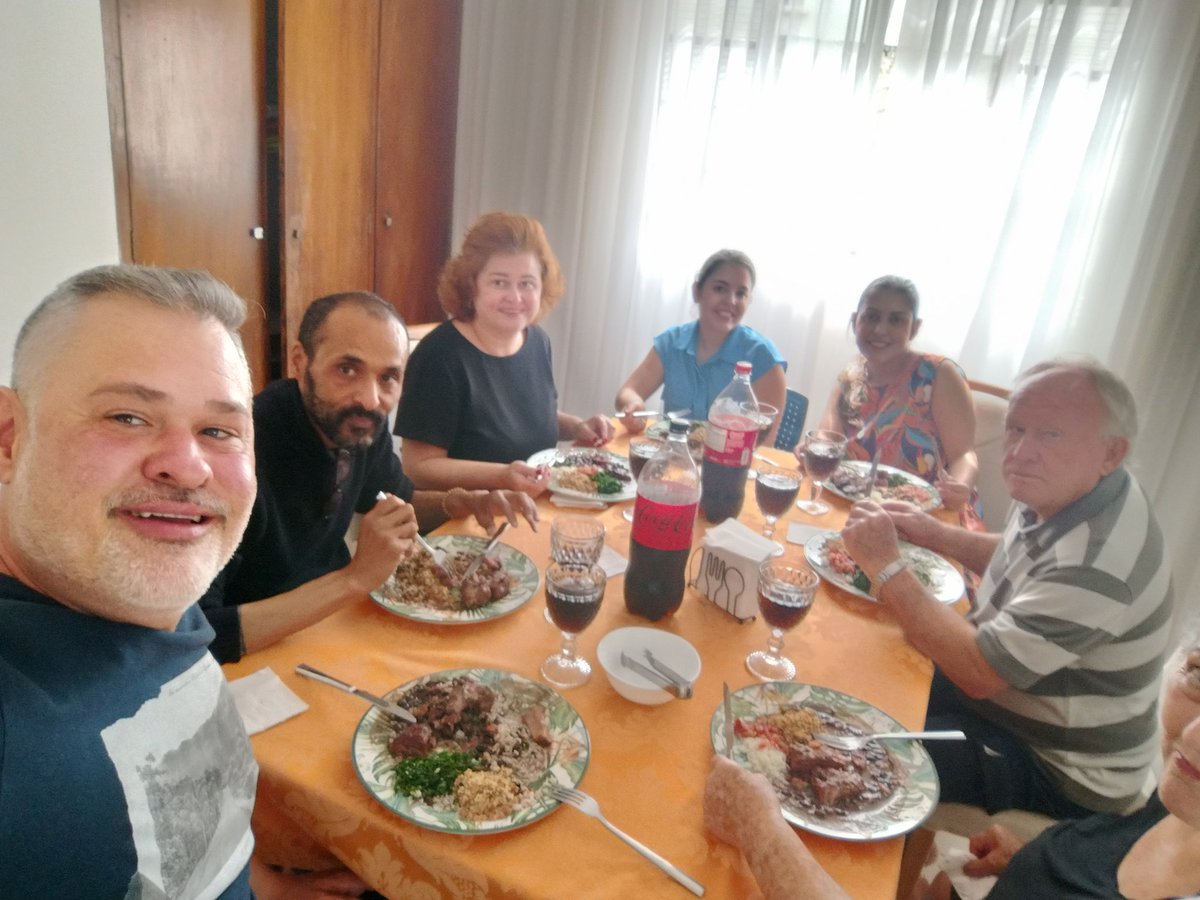 rogeriocutri's tweet photo. Páscoa em Família, lembrando que o nosso maior presente é JESUS e sua ressurreição! Feliz Páscoa à todos! 🙏🙂‍↕️🎉🎊 https://t.co/jPpayhjjyu