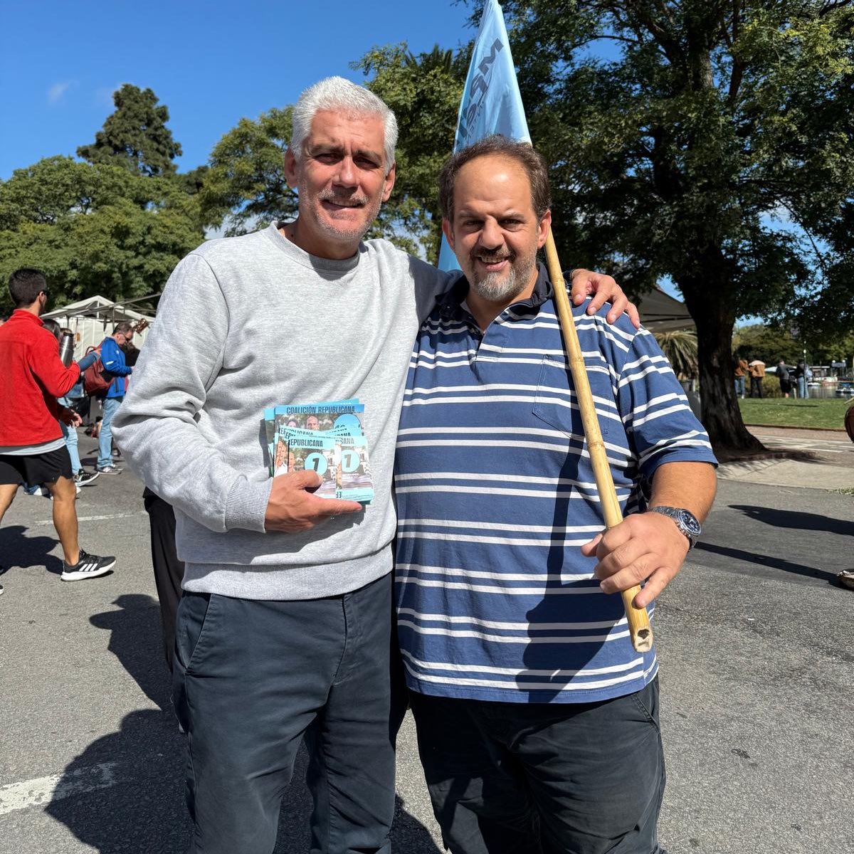 DipRodrigoGoni's tweet photo. En la Feria del Parque Rodó con @ismael_manzur el próximo Alcalde de Municipio B.
#YaEstá #TuVozNuestraAcción https://t.co/EF7IuiuKaY