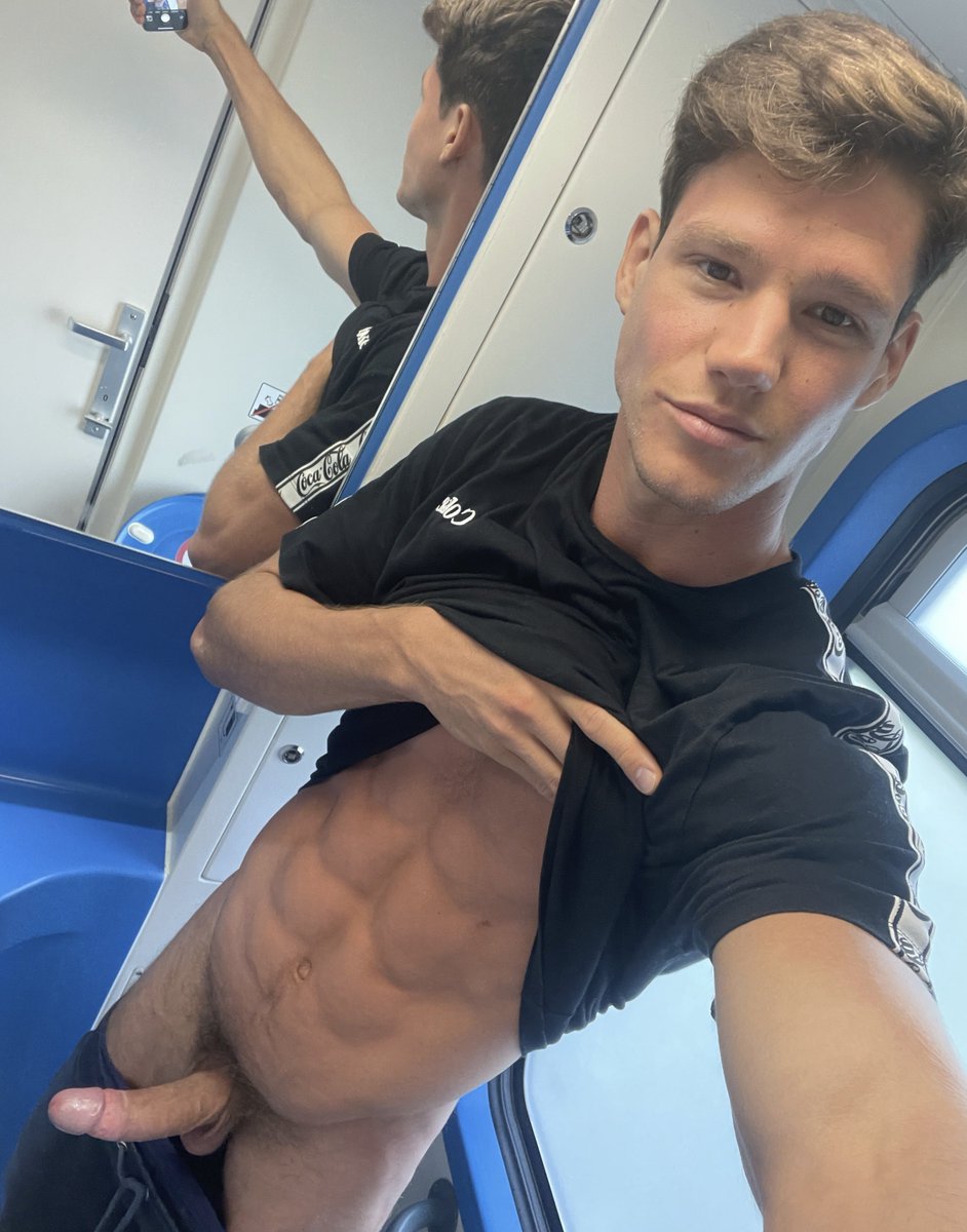 Rt if you would suck it😜 <a href="/xjakeandrichx/">Wolf L</a>