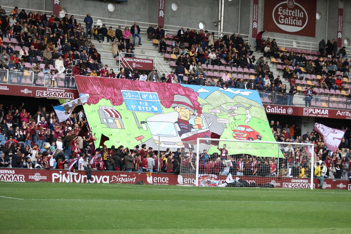 PontevedraCFSAD's tweet image. ⏱️ Min. 45 | 3-1 | Comeza a segunda metade en Pasarón! 

#NonPararAtaVoltar ♥️