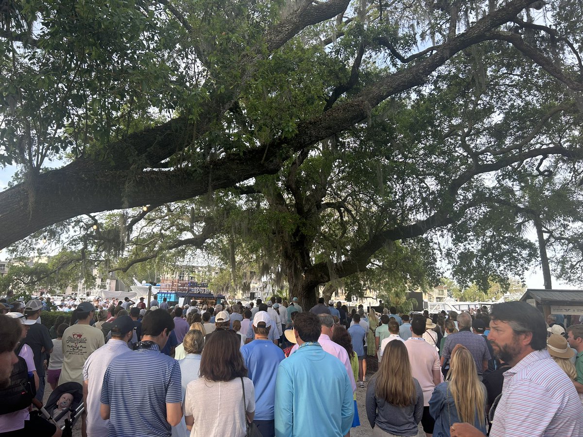 dottie_pepper's tweet photo. Resurrection Day at Sea Pines with a message by Ted Scott that took direct aim on the power of reflection, sacrifice and priorities. Happy Easter! https://t.co/VIPfe1lfLI