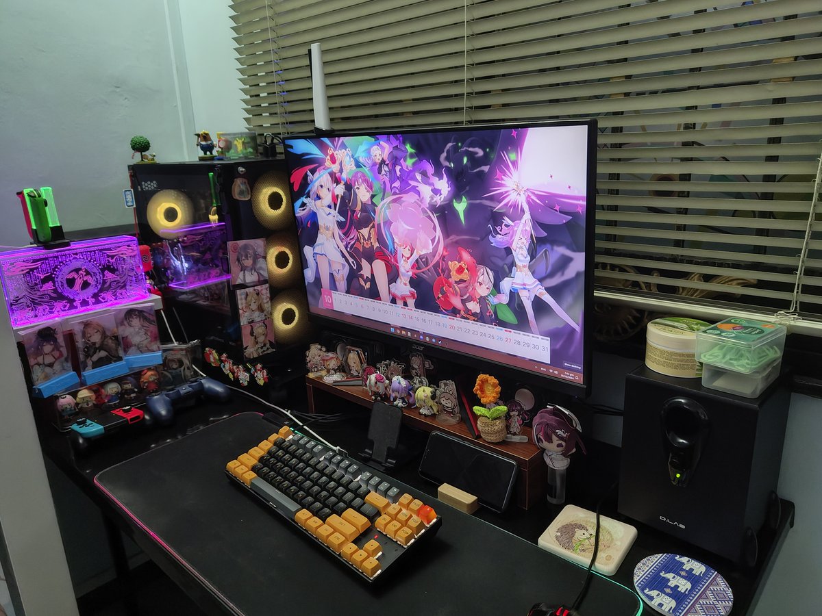 chewmon_'s tweet photo. I procrastinated reorganising my wall oops, hopefully you are still scanning through! (also please look at the replies if you want to be tramautised by a handicapped Hootsie)

#MoombaGoombaRoomba https://t.co/4G5b01q3PJ