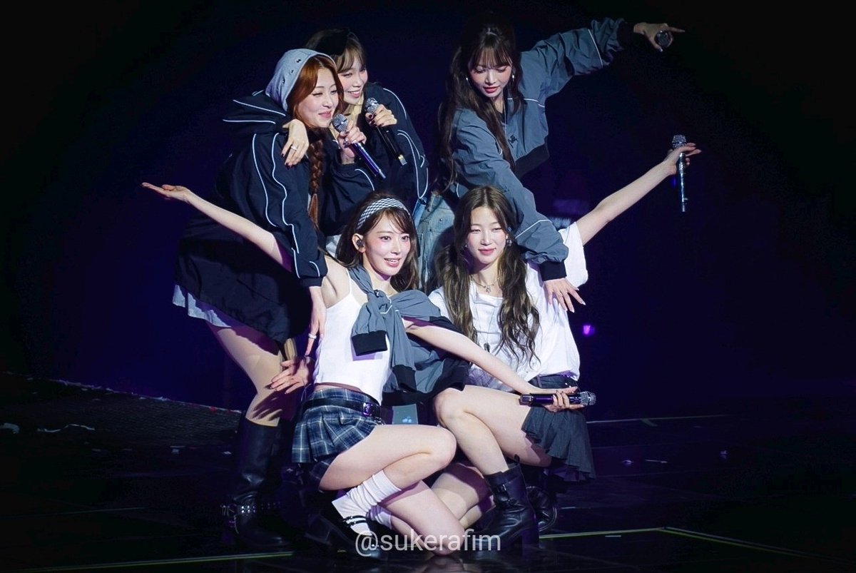 Fragments_0801's tweet photo. 250420  LESSERAFIM♡
#르세라핌 #LE_SSERAFIM https://t.co/DPT3Rd9cM0