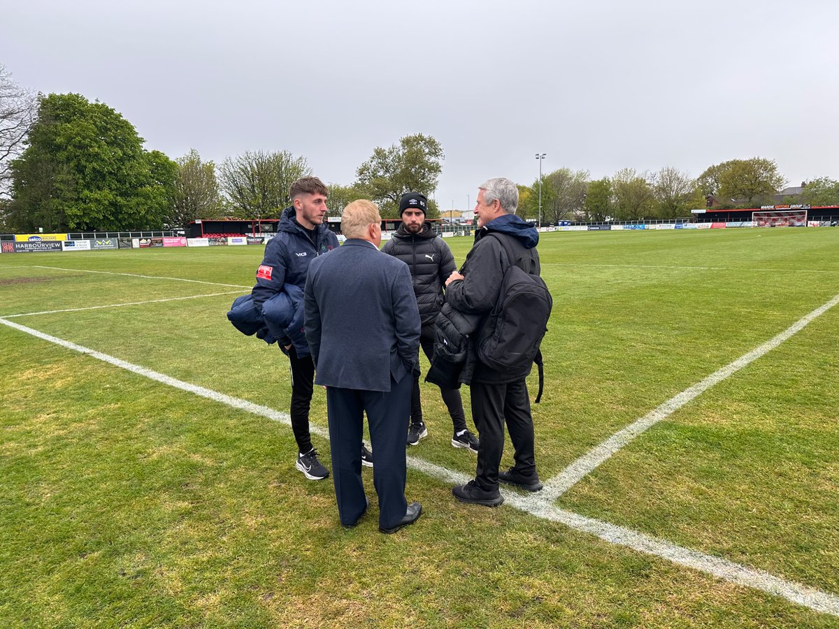 CliffPledge's tweet photo. On Easter Monday I’ll be at @DorchTownFC v @PooleTownFC for @solentsport.
Join Taffy Richardson and I for full commentary ⬇️
https://t.co/l08KReOWnt
#DorsetDerby #NonLeague #6pointer https://t.co/dtN5qDIkcR