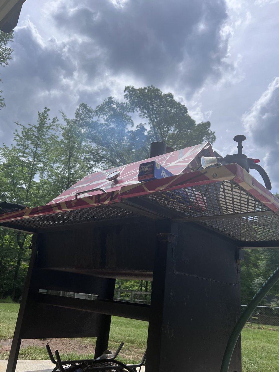 PeterSPeeds's tweet photo. Happy Easter! #LordofBBQ https://t.co/EzMeCxMWEk