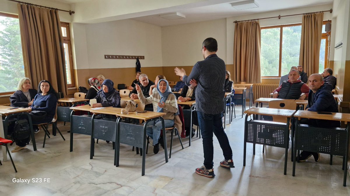 PisakMpal's tweet photo. Bugün gerçekleştirdiğimiz II. Dönem veli toplantımıza yoğun katılım gösteren tüm velilerimize teşekkür ederiz. Öğrencilerimizin gelişimini birlikte takip etmek ve güç birliği içinde olmak bizler için çok kıymetli. https://t.co/34sVsxGCBG