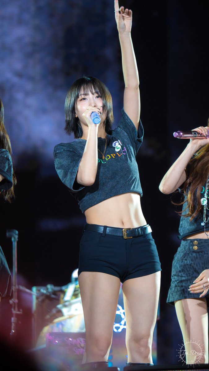 Tzu_Deng's tweet photo. 250418 Coldplay Seoul day 2
☝🏻

#MOMO #모모 #平井桃
#TWICE #트와이스 
#COLDPLAYXTWICE https://t.co/dJVi8LL4k9