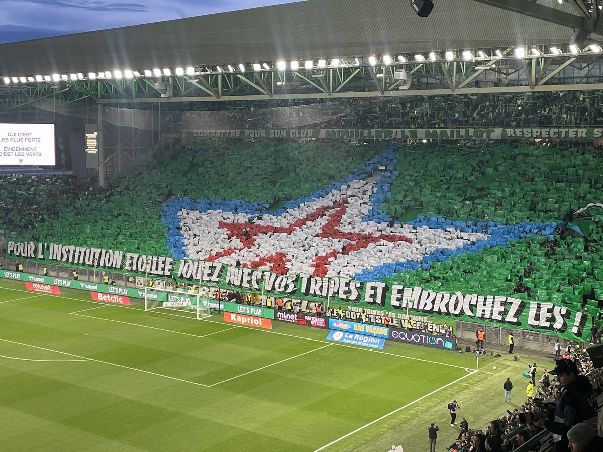 HopeSportFR's tweet photo. Les magnifiques tifos de Geoffroy-Guichard pour #ASSEOL ! 🤯

📸 @Dorian_Bonzom https://t.co/h9qCxQ0NWQ