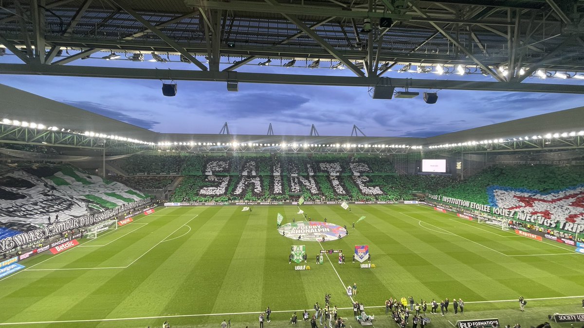 HopeSportFR's tweet photo. Les magnifiques tifos de Geoffroy-Guichard pour #ASSEOL ! 🤯

📸 @Dorian_Bonzom https://t.co/h9qCxQ0NWQ