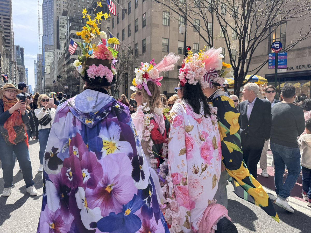 PAOLANURNBERG's tweet photo. La pasqua a NY è un’altra cosa #bonnetparade #easterparade #newyork https://t.co/EvPNkKxy6p
