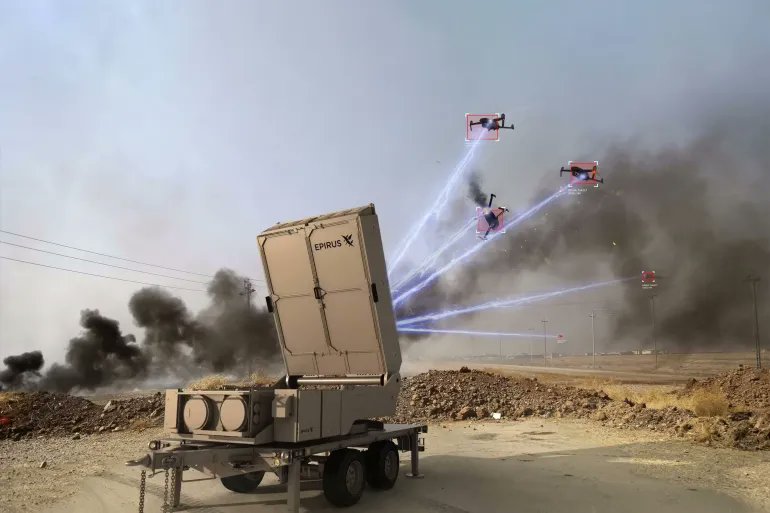 #ثريد 
هل تعرف ما هي المنظومة الكهرومغناطيسية ؟
سلاح كانت أمريكا تتباهى به،وتزعم أنه يُسقط الطائرات ويُعطّل الصواريخ بلا طلقة واحدة!
قالوا: هذا هو سلاح المستقبل
لكن في #اليمن
سقطت هيبته وسمعته
وسقطت معه هيبة أمريكا قبل أن تسقط المنظومة نفسها تابع معي السرد لتتعرف على هذا السلاح⬇️