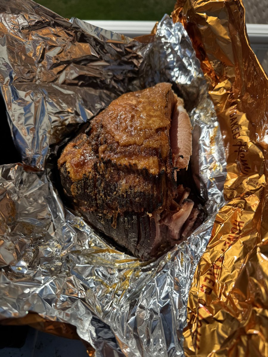 ForgeThePatriot's tweet photo. ๐ฅ Easter Dinner Alert! ๐ฅ Honey-baked ham on my Traeger with Apple, Cherry, Hickory pelletsโSUPER SMOKE mode! ๐คค Plus green bean casserole, cheesy potatoes, and Ruthโs Chris sweet potato casserole. Whatโs on your table? ๐ฐ๐ฝ๏ธ Video attached! #EasterFeast #TraegerNation https://t.co/yAD9CJdmxc