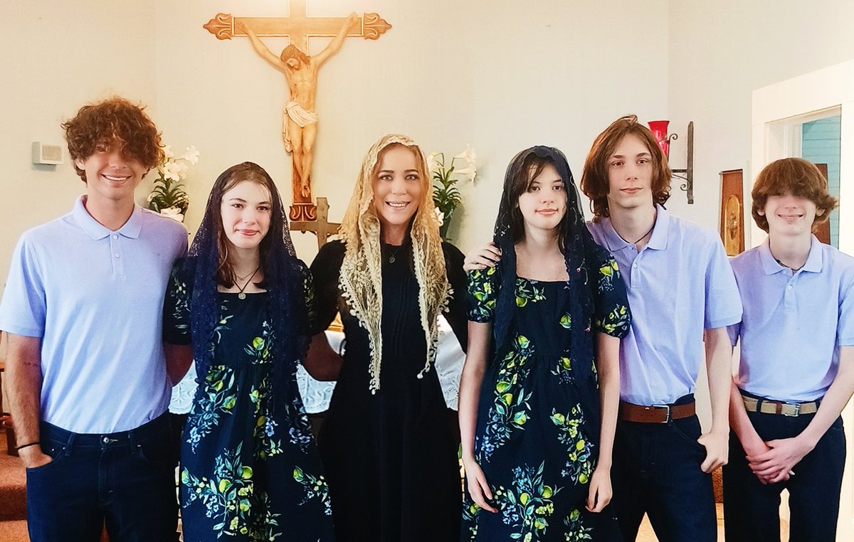 He is Risen!!! Happy Easter and much Love to you all!!! 🌷🌸🌷🌸🌷🌸🌷