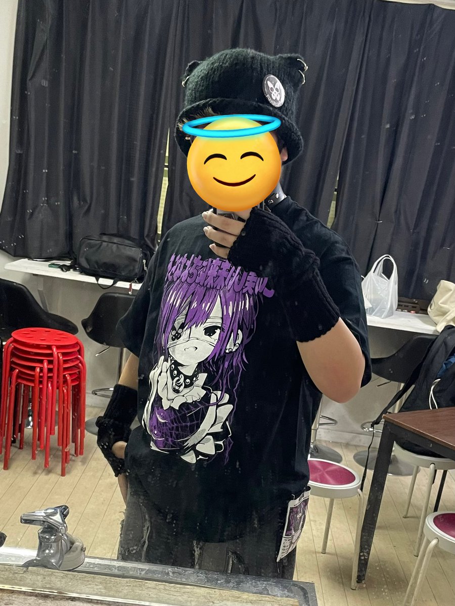 mozao62's tweet photo. 1年で私服が変わりすぎている https://t.co/y5RAGu0Yw6