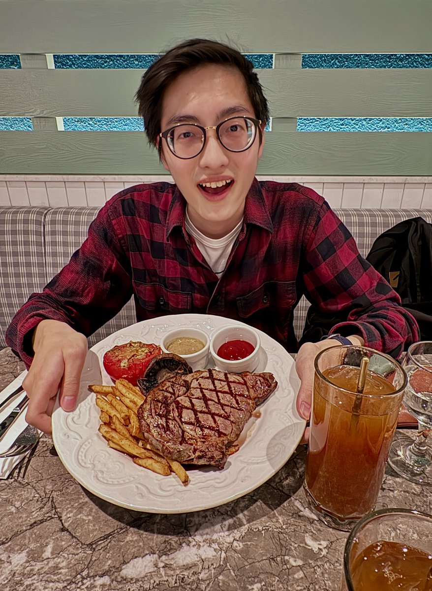 andrewwong217's tweet photo. Happy Easter Day Everyone! Wish you all the best in your new journey and success in your future! 🌆🐣

#andrewwongaviation #easter #memories #holidays #trend #family #friends https://t.co/ItRCH0CBfC
