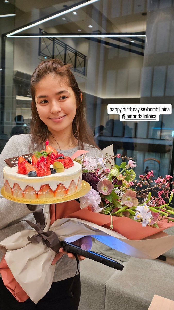 JulieAlvarez's tweet photo. Happy birthday sexbomb, Loisa!🎂💐 Enjoy your day beh @iamAndalioLoisa kahit natapat na may work 🌸🇯🇵 God bless you more 🙏 We love you so much!🫶😘

HAPPY BIRTHDAY LOISA
#LoisaTurns26 https://t.co/LiPzUiF5CB
