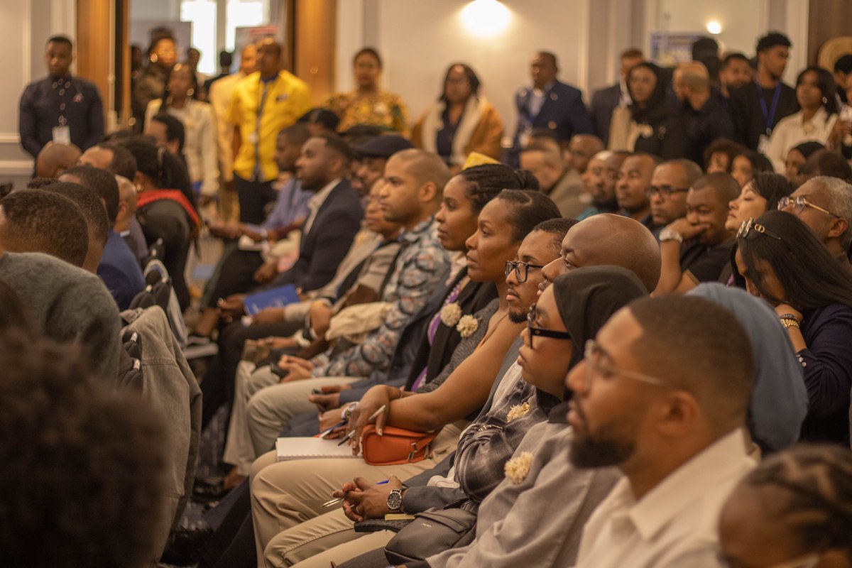 amanassurances's tweet photo. Amana Assurances a eu le plaisir de participer à Paris au Forum Invest Immo Comores, une journée enrichissante autour de l’investissement et de l’immobilier aux Comores. https://t.co/nKiH54ZQqi