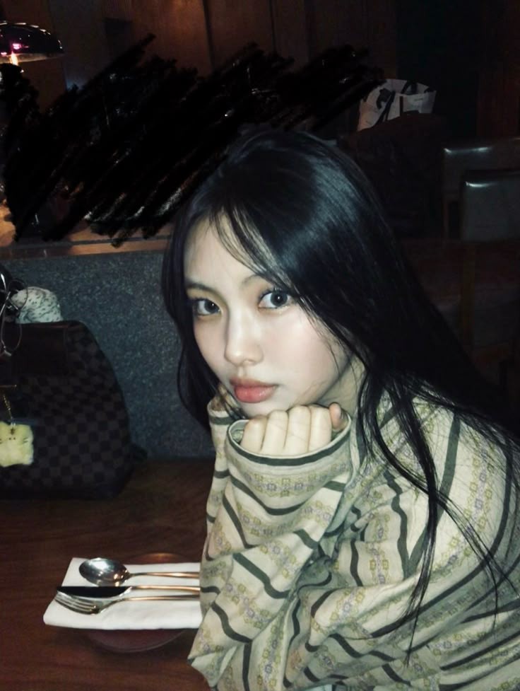 Hoje é o aniversário da nossa Hyein, nossa pequena grande mulher, a dona de uma das vozes mais bonitas que já ouvimos. 

Esperamos que ela tenha um dia maravilhoso e feliz ❤️

17 TOGETHER WITH HYEIN 
#혠이생일축하하는법을아르켜줄게
#HAPPY_HYEIN_DAY
#HYENppy_BIRTHDAY