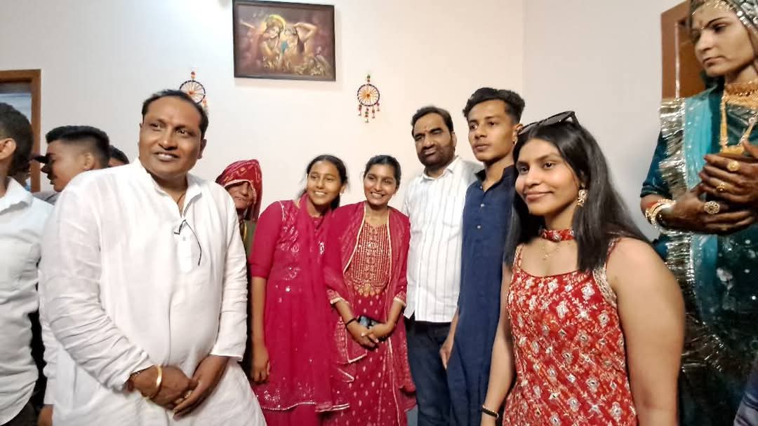 आज शाम ग्राम बाढ़सर (चूरू) में श्री हजारीराम जी पुत्र श्री जीवनराम जी गोदारा के परिवार में  आयोजित वैवाहिक कार्यक्रम में भाग लिया |