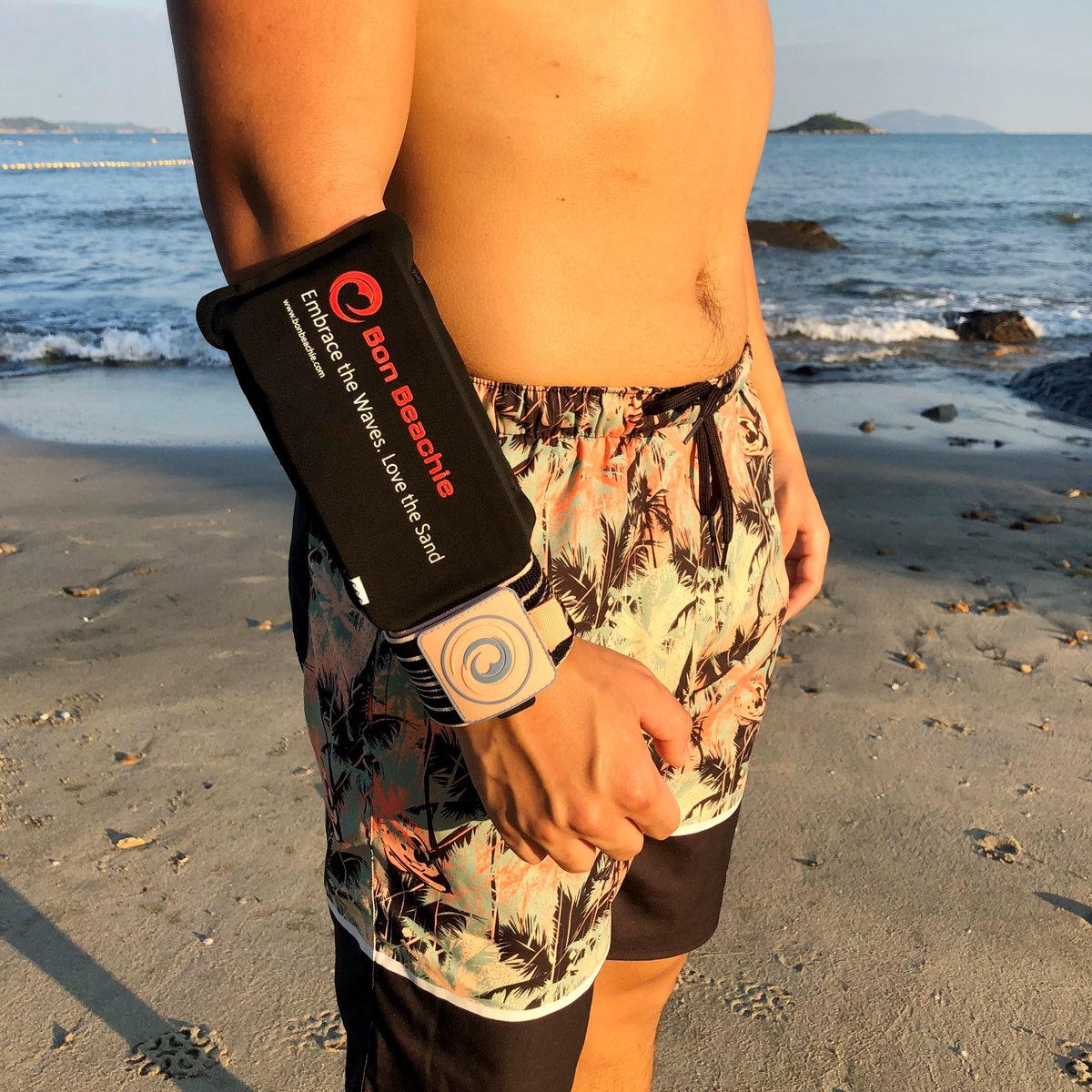 BonBeachie's tweet photo. Get the new Watertight Wristband Phone Pouch and join our mission to clean up beaches and oceans!🌊🩵

For every sold wristband, 1kg of plastic waste will be cleaned by CleanHub from beaches and oceans.

Go to https://t.co/H40RbssaCu and use code SPRING15%OFF for 15% discount! https://t.co/26UJuGSHRT