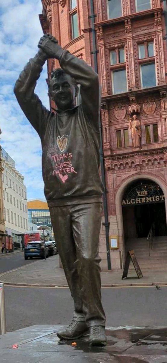 So this act of vandalism occurred in Nottingham today..Protest in the prober way and people may support you!! #nffc