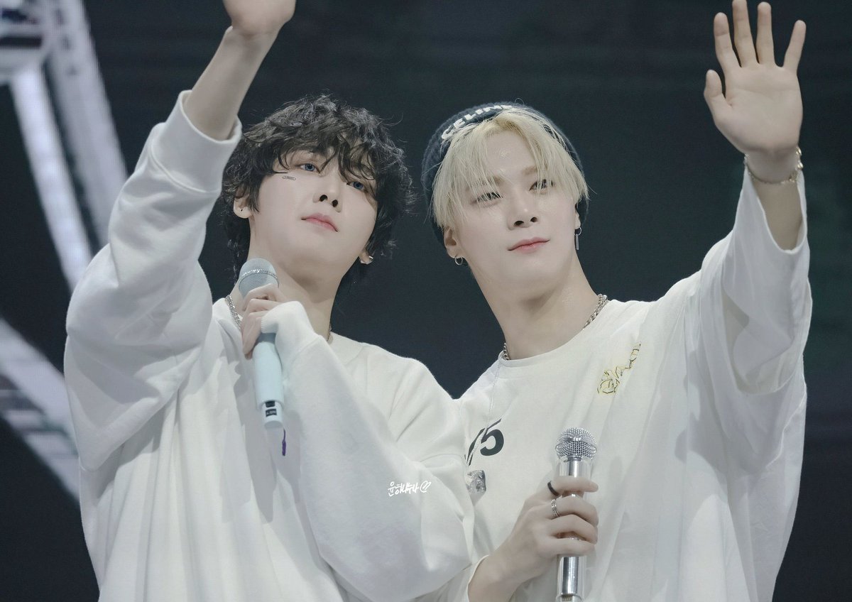 ddana_rohaa's tweet photo. 오늘도 수고했어
잘 자 내 소중한 사람들아

꿈속의 문 너머에서 꼭, 따뜻한 미소를 만나기를

내일도 네가 웃을 수 있기를, 진심으로 바래 https://t.co/U1FCXdQfQj