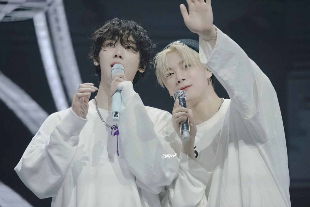 ddana_rohaa's tweet photo. 오늘도 수고했어
잘 자 내 소중한 사람들아

꿈속의 문 너머에서 꼭, 따뜻한 미소를 만나기를

내일도 네가 웃을 수 있기를, 진심으로 바래 https://t.co/U1FCXdQfQj