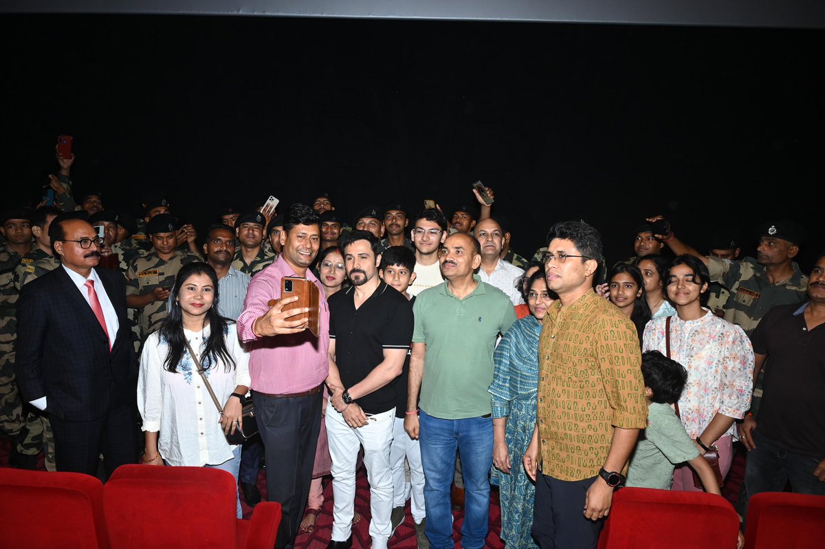 emraanhashmi's tweet photo. With the Real heroes our BSF and Mr. Narendra nath dhar dubey https://t.co/nbFZLbWFsT