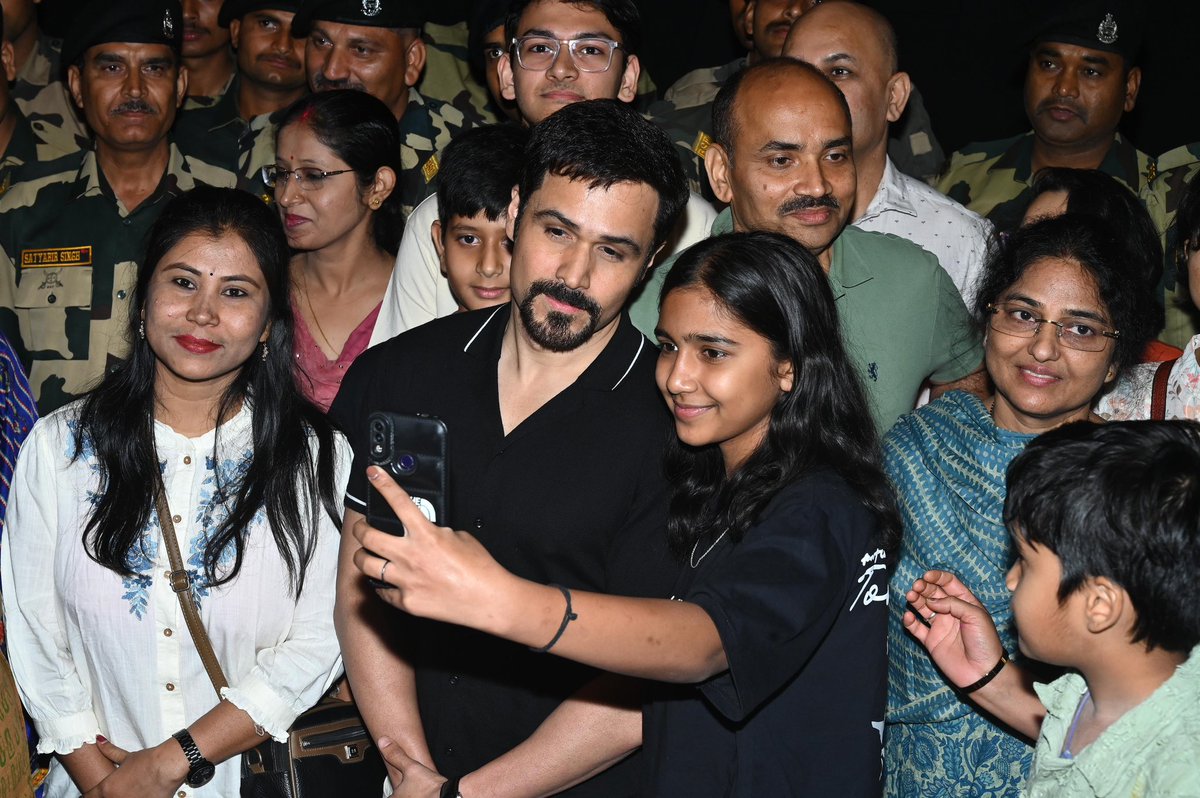 emraanhashmi's tweet photo. With the Real heroes our BSF and Mr. Narendra nath dhar dubey https://t.co/nbFZLbWFsT
