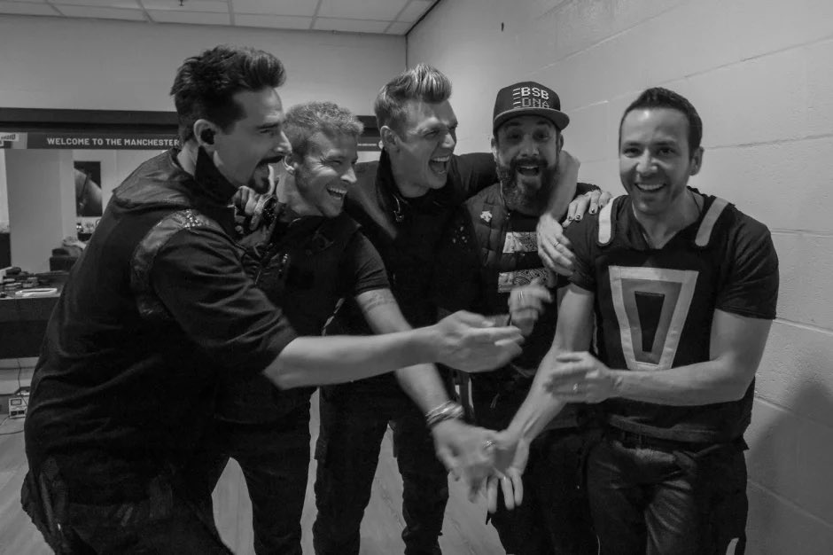 WHOTheBckstreet's tweet photo. Happy 32nd chapter, @backstreetboys ❤️

#BSB32 https://t.co/qyEga3eZEm